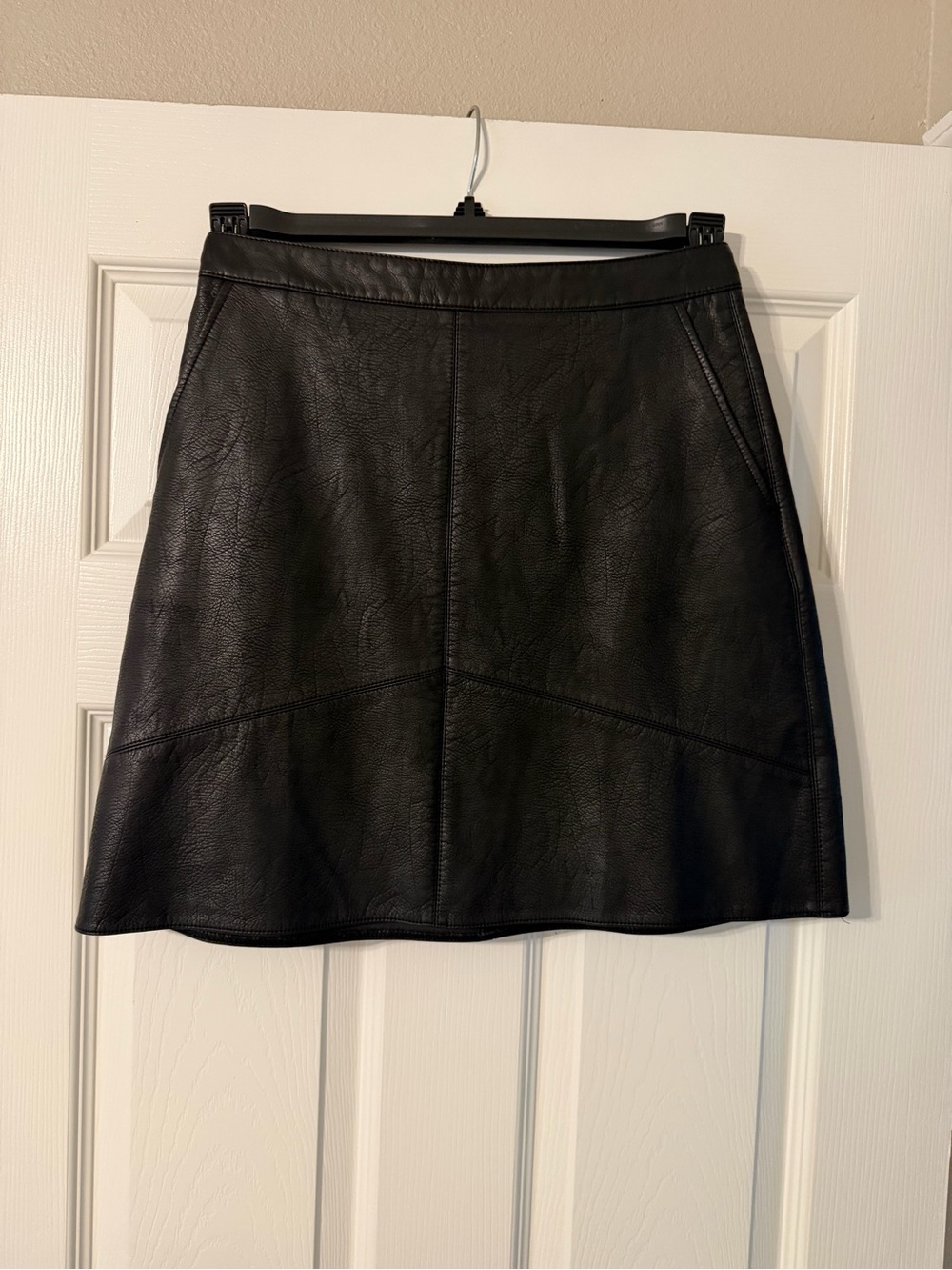 IC COLLECTION Black Faux Leather Mini Skirt